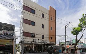Lexus Hotel  2*